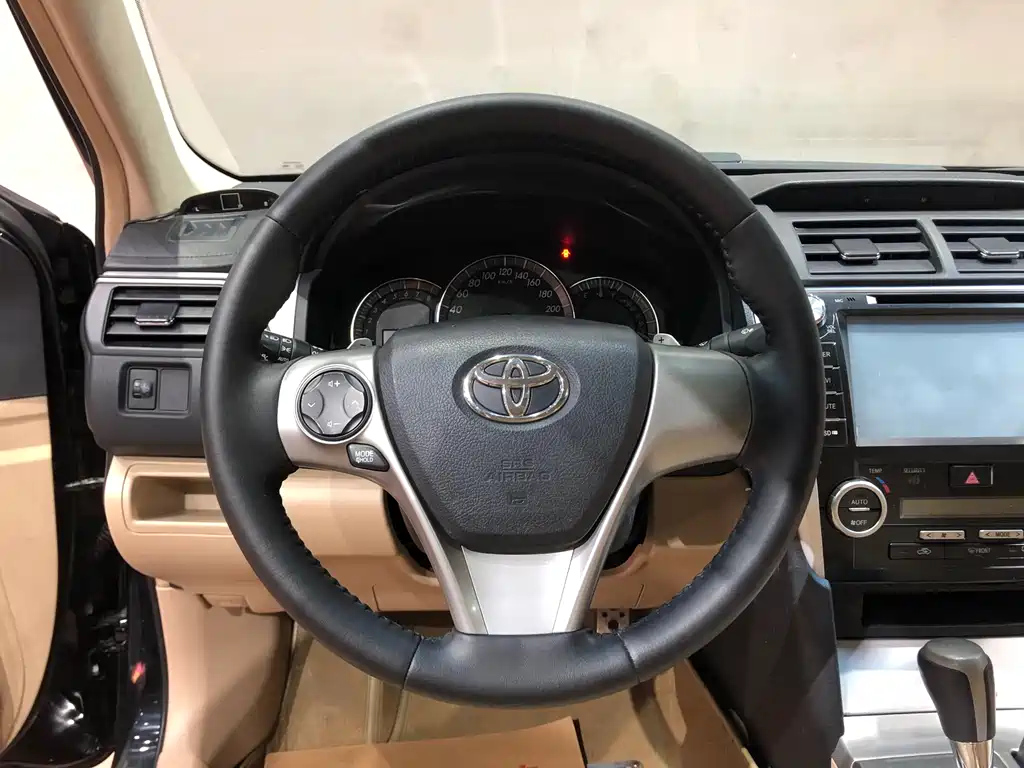 TOYOTA CAMRY 2013