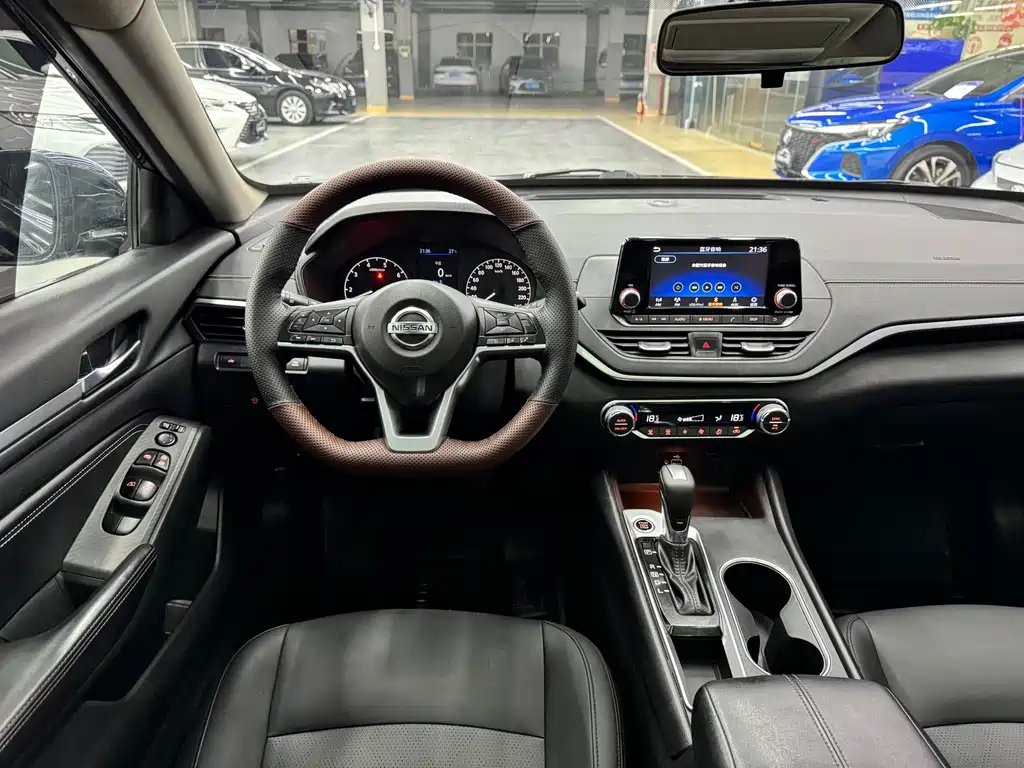 NISSAN TEANA 2019