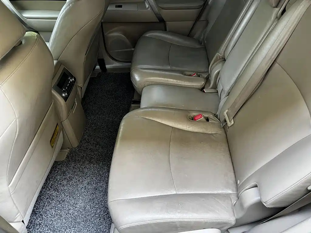 TOYOTA HIGHLANDER 2013