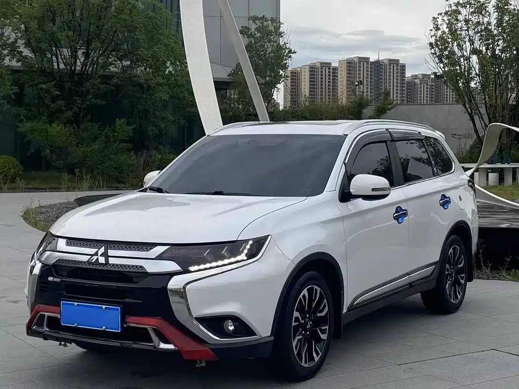 MITSUBISHI OUTLANDER 2019