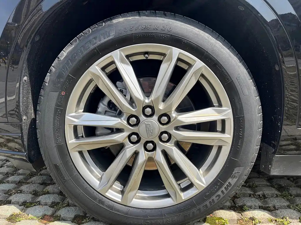 CADILLAC XT6 2021