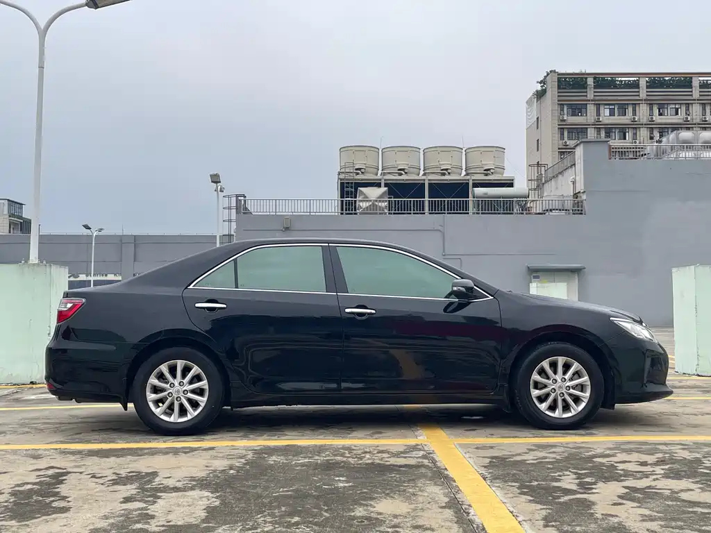 TOYOTA CAMRY 2016