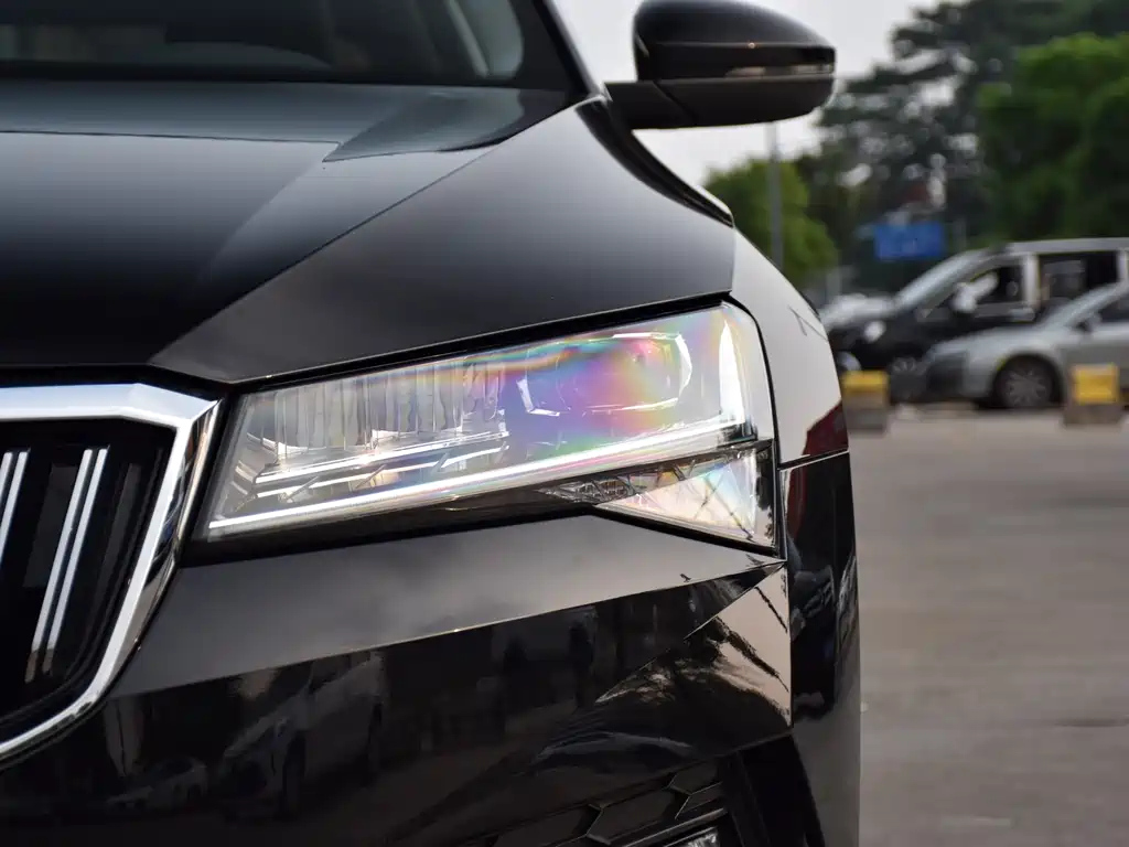 SKODA SUPERB 2020