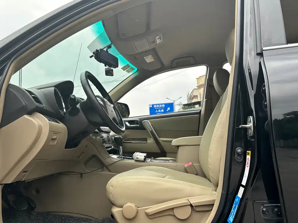 TOYOTA HIGHLANDER 2014