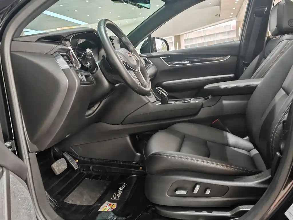 CADILLAC XT5 2021