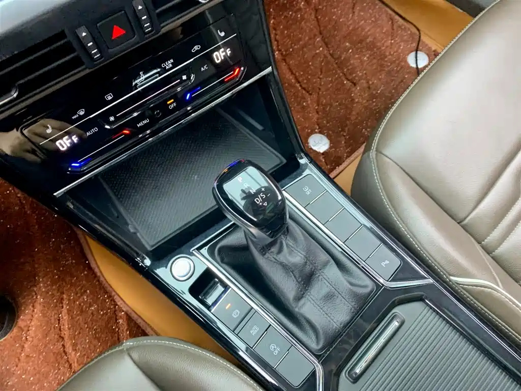 VOLKSWAGEN PASSAT 2021