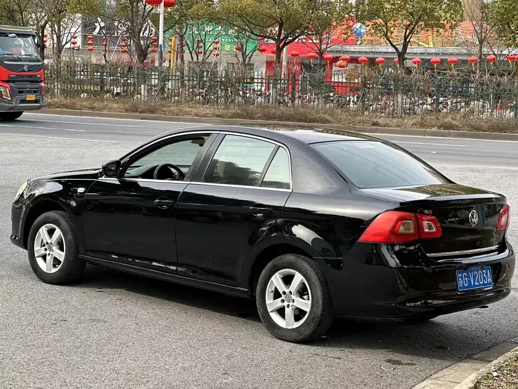 VOLKSWAGEN BORA 2011