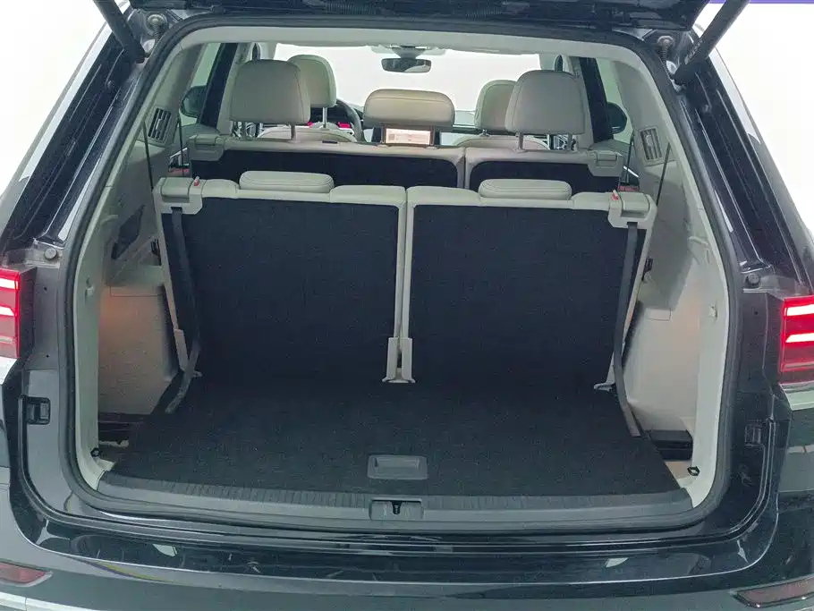 VOLKSWAGEN TOURAN 2022