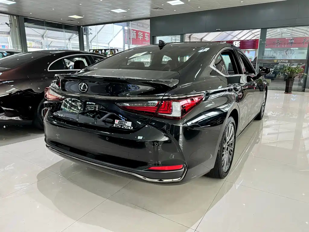 LEXUS ES 2021