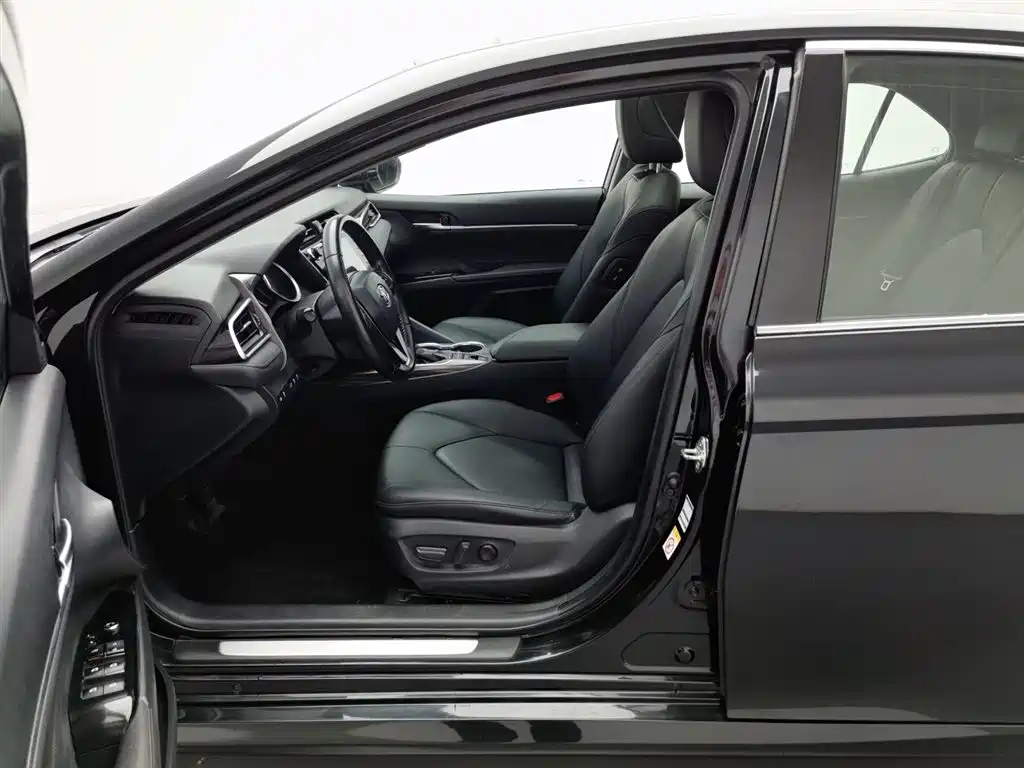TOYOTA CAMRY 2018