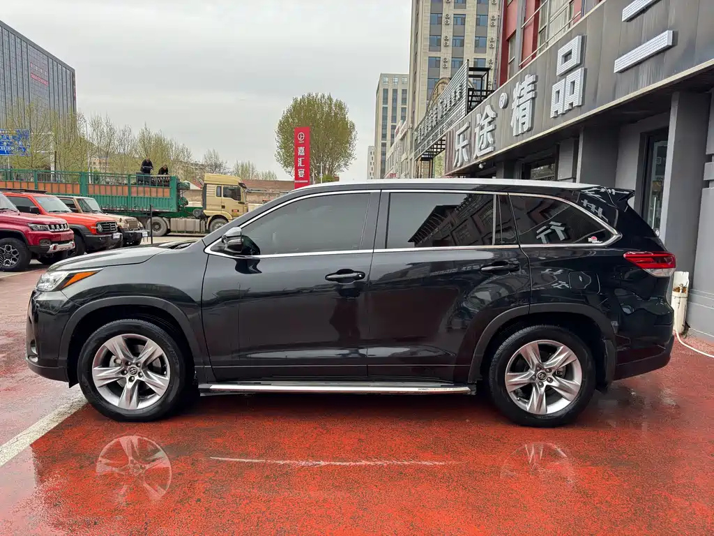 TOYOTA HIGHLANDER 2021