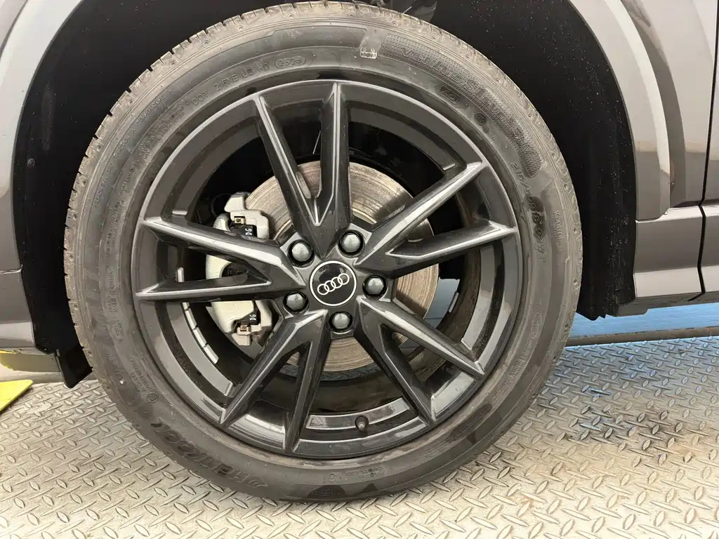 AUDI Q2L 2024