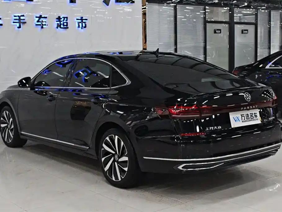 VOLKSWAGEN PASSAT 2022