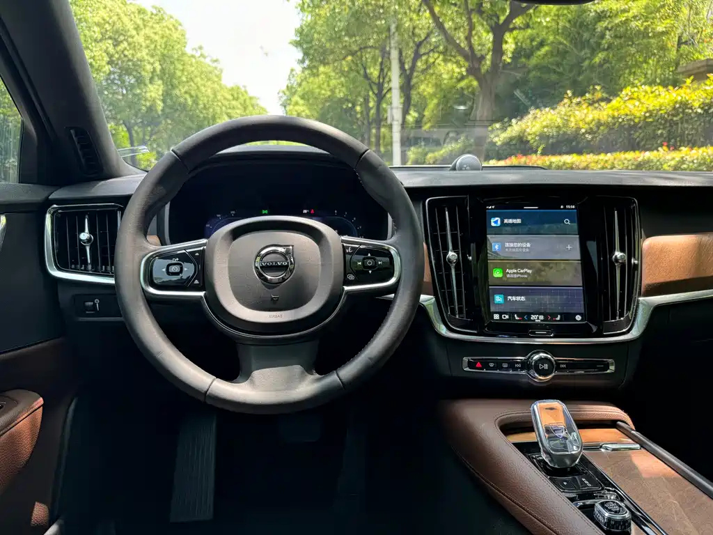VOLVO S90 2022
