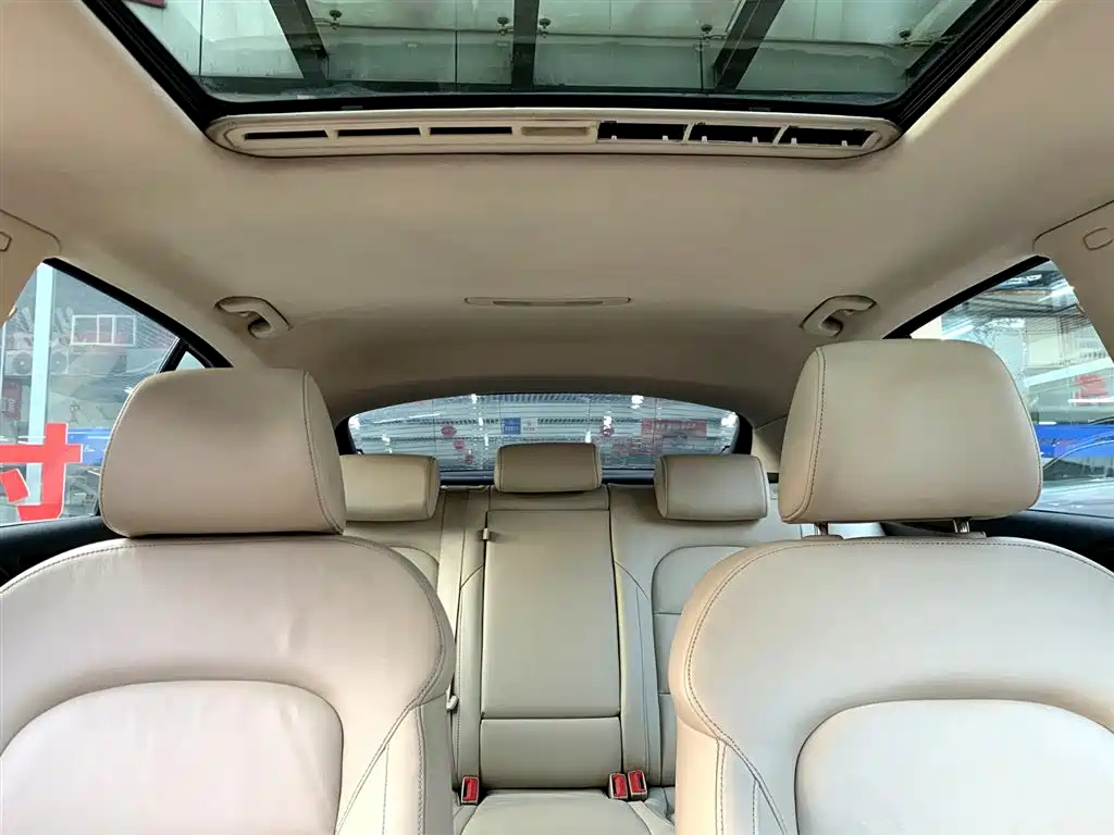 SKODA SUPERB 2013