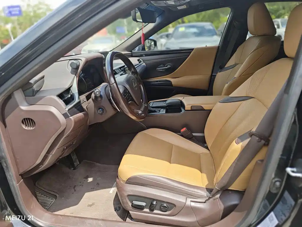 LEXUS ES 2021