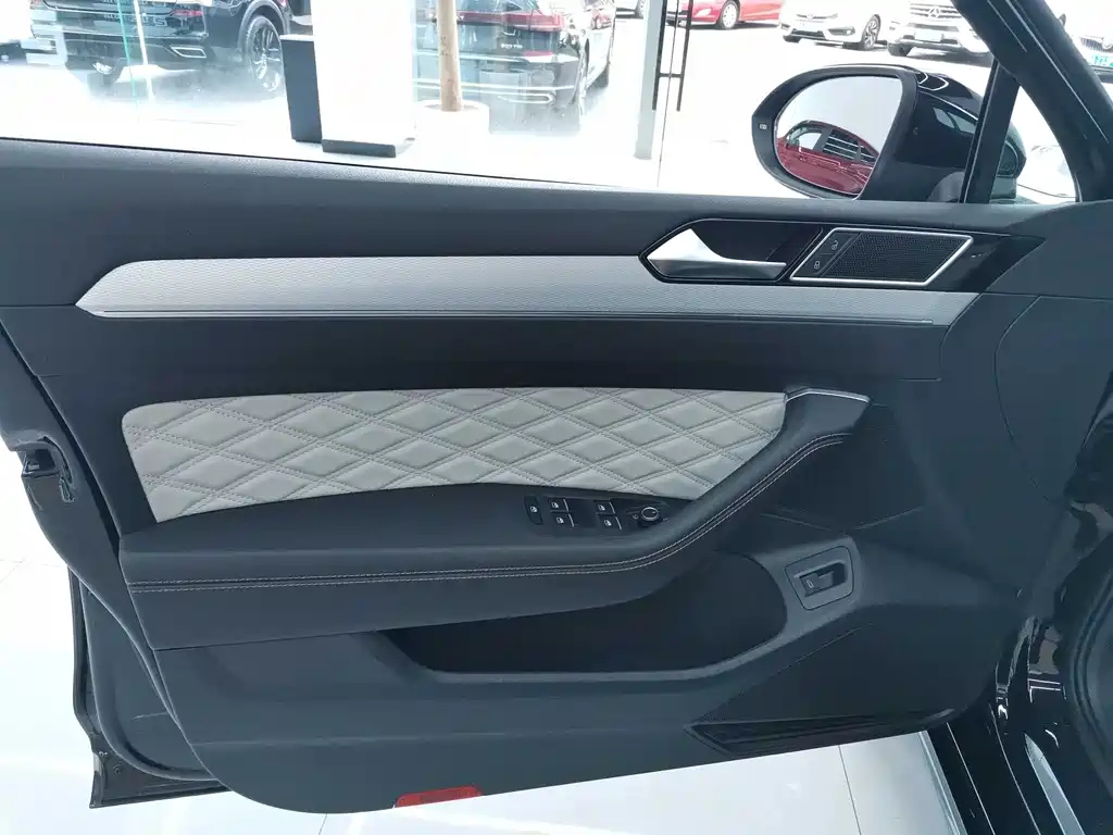 VOLKSWAGEN MAGOTAN 2024