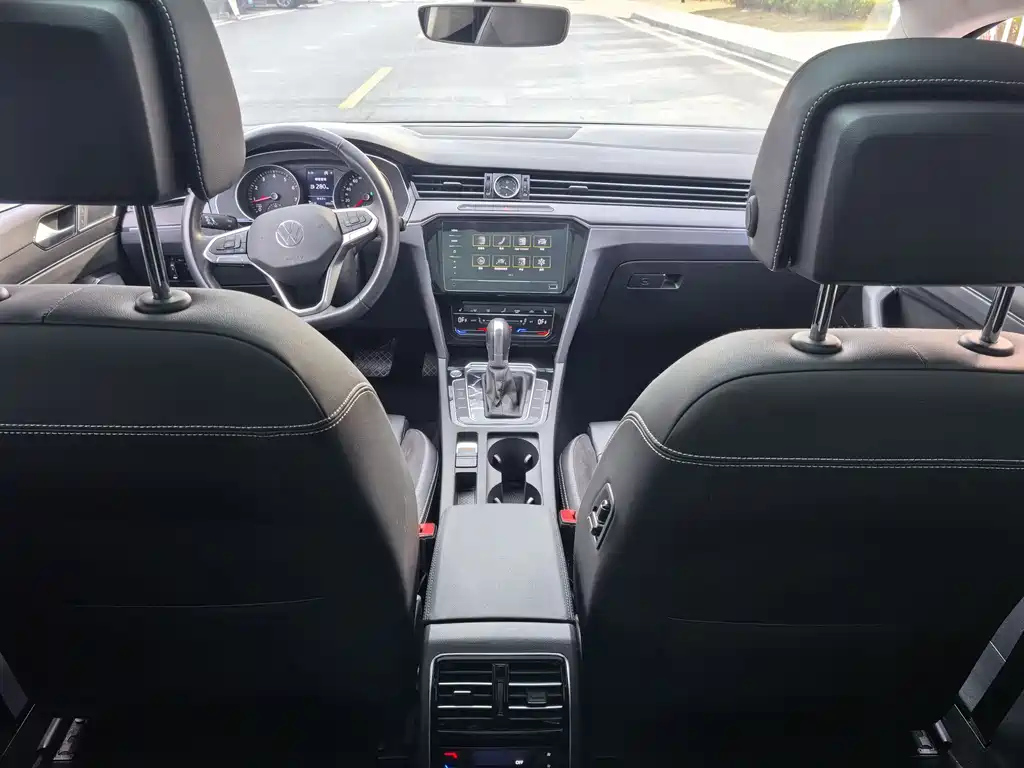 VOLKSWAGEN MAGOTAN 2021