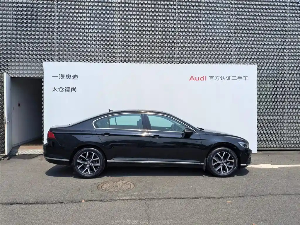 VOLKSWAGEN MAGOTAN 2023