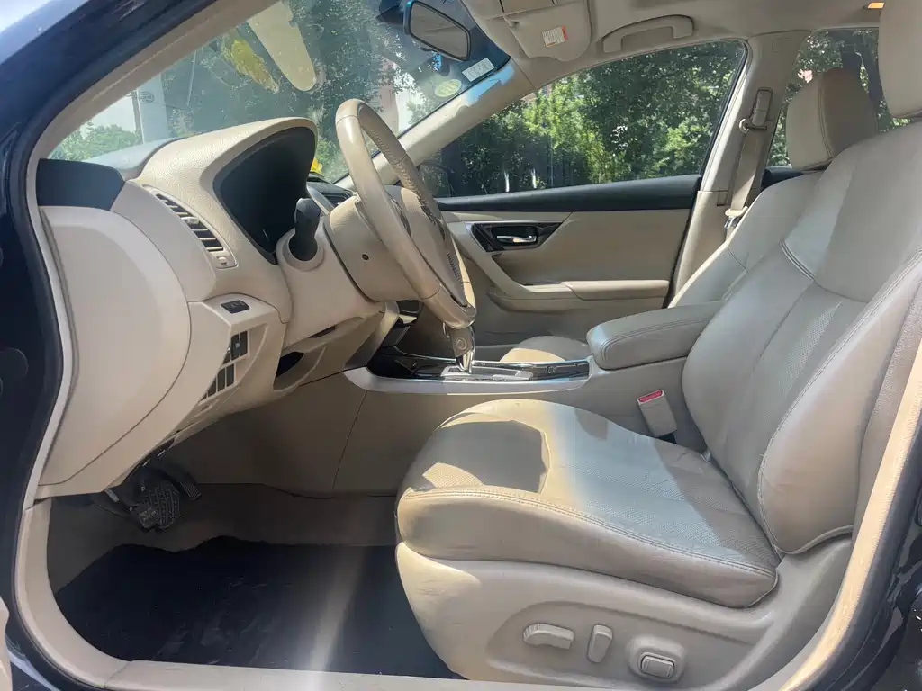 NISSAN TEANA 2013