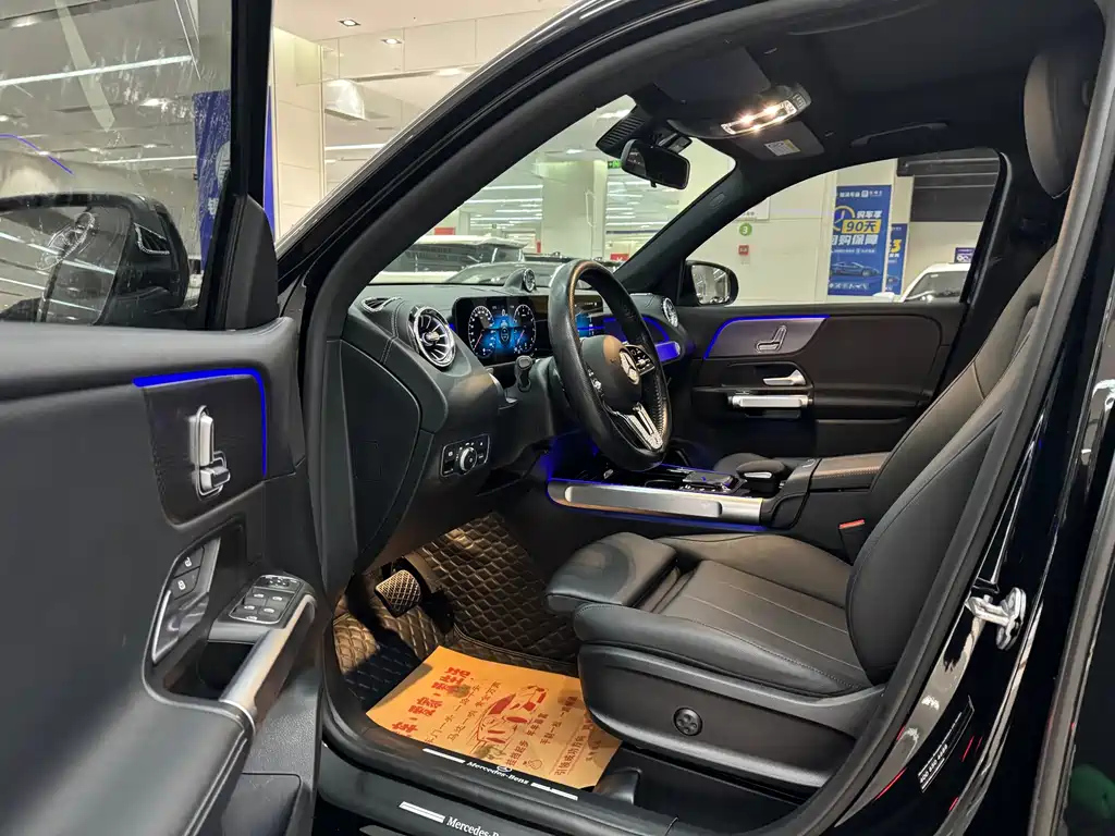 MERCEDES BENZ GLB 2021