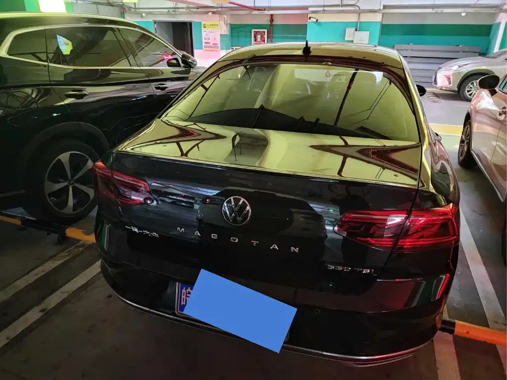 VOLKSWAGEN MAGOTAN 2021