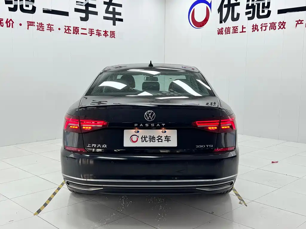 VOLKSWAGEN PASSAT 2021
