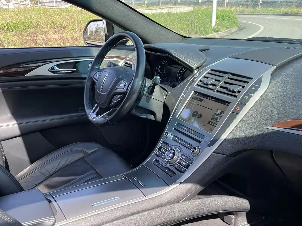 LINCOLN MKZ 2017