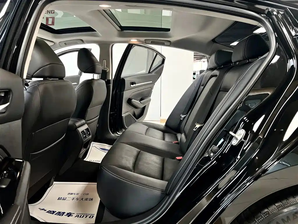 NISSAN TEANA 2023