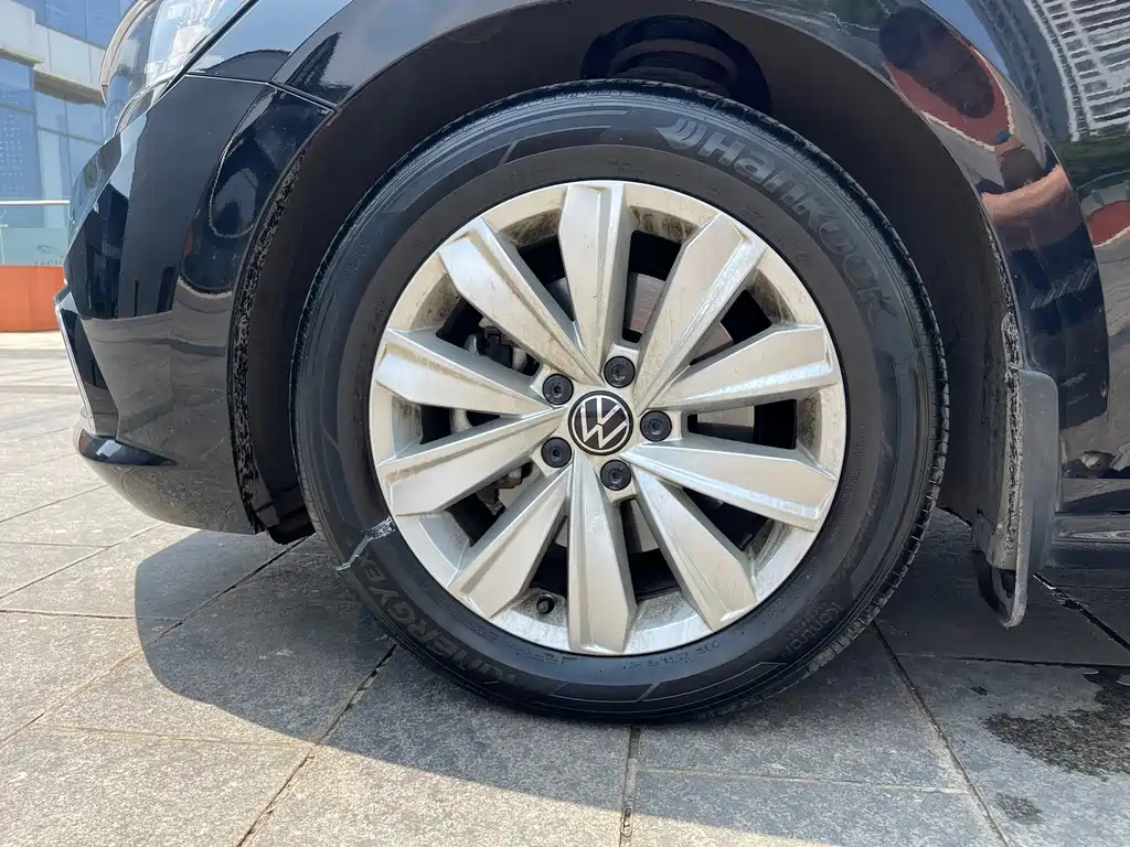 VOLKSWAGEN PASSAT 2021