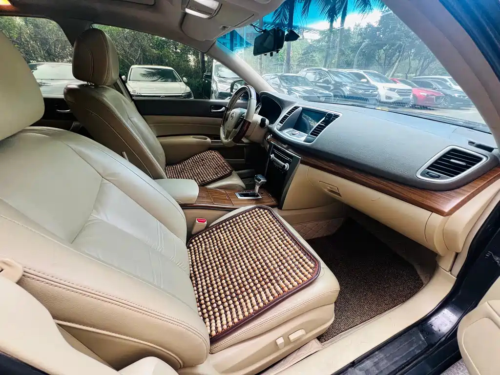 NISSAN TEANA 2011