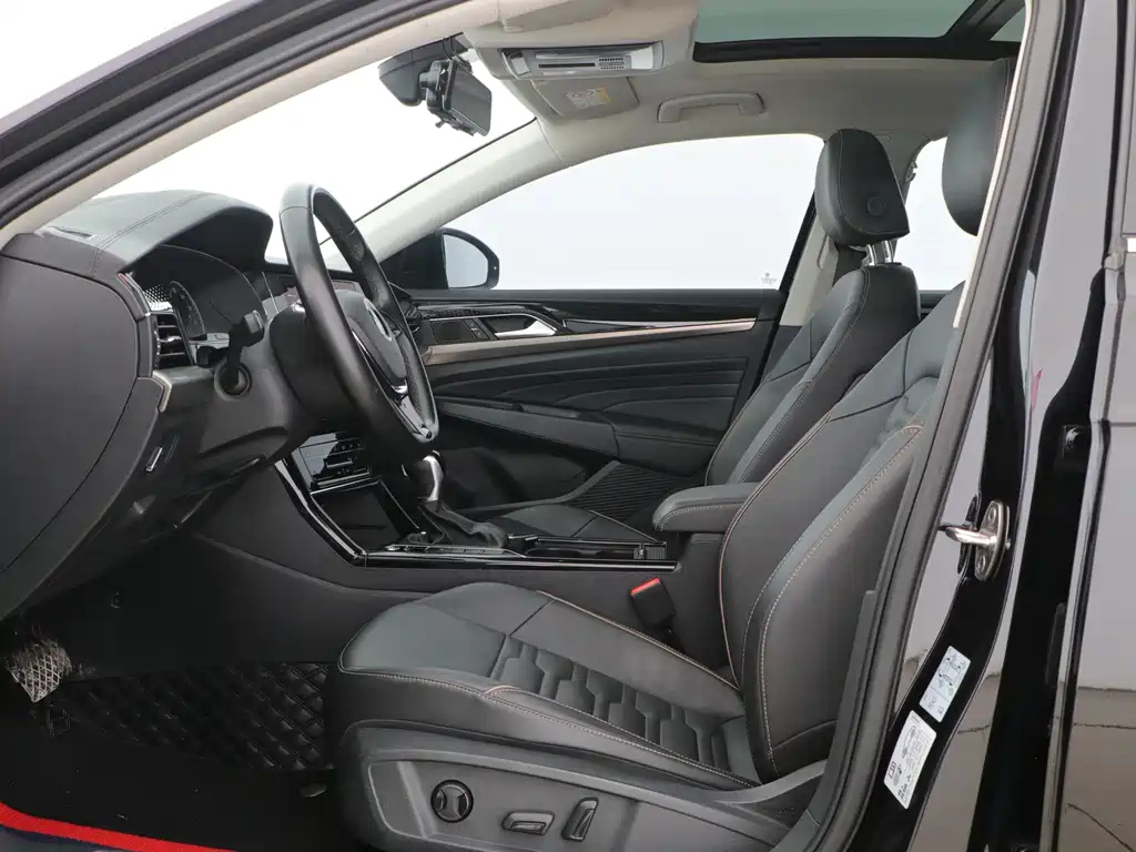 VOLKSWAGEN PASSAT 2021