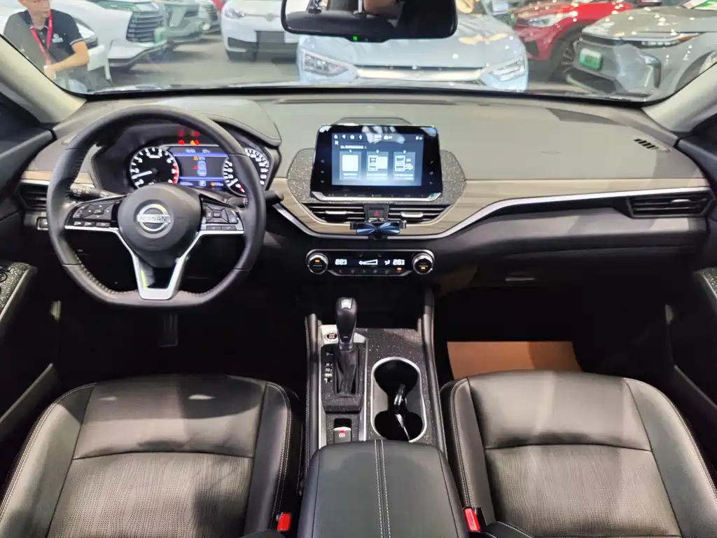 NISSAN TEANA 2022