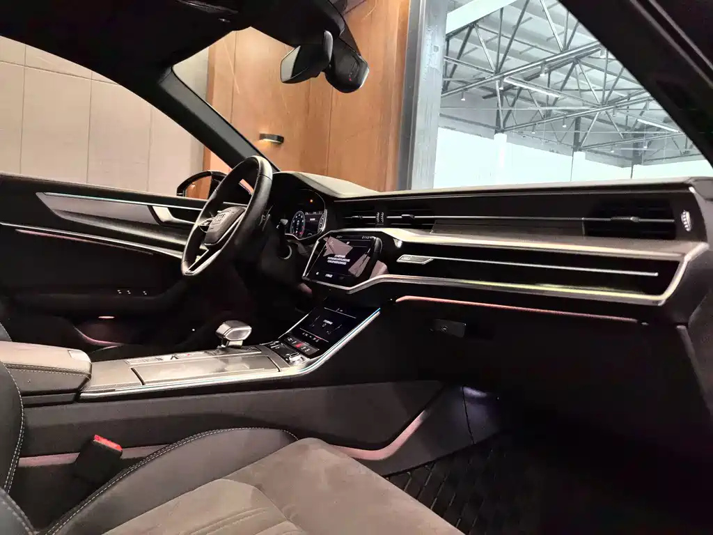 AUDI A6L 2021
