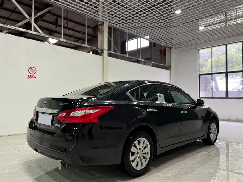 NISSAN TEANA 2018