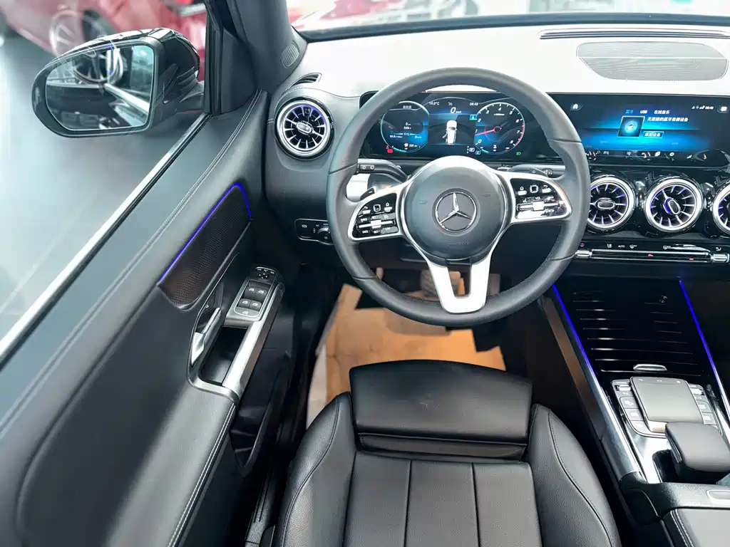 MERCEDES BENZ GLB 2022