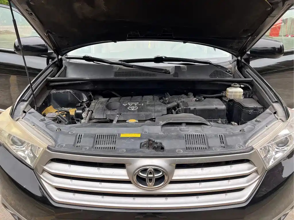 TOYOTA HIGHLANDER 2012