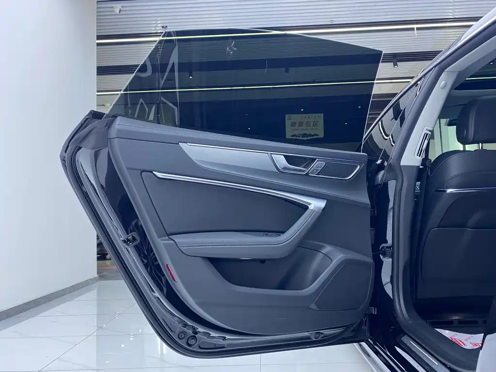 AUDI A7L 2024