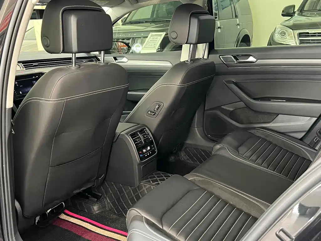VOLKSWAGEN MAGOTAN 2020