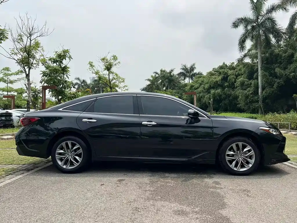 TOYOTA AVALON 2020