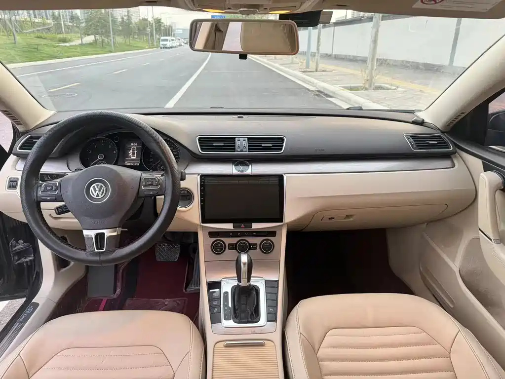 VOLKSWAGEN MAGOTAN 2015