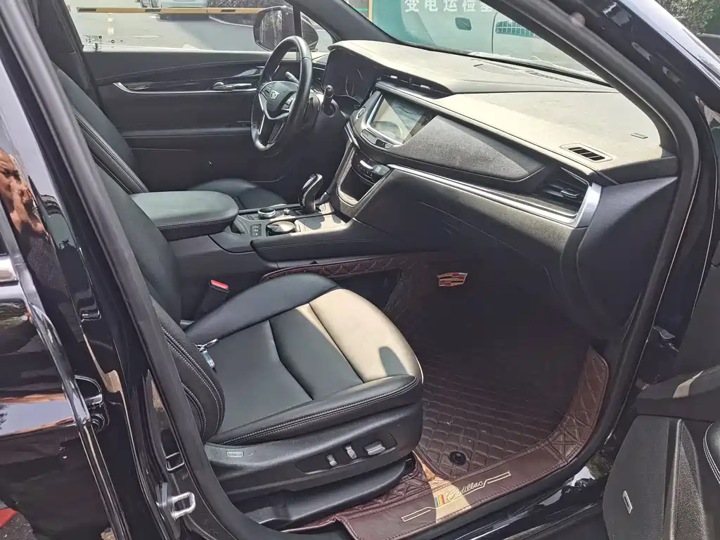 CADILLAC XT5 2021