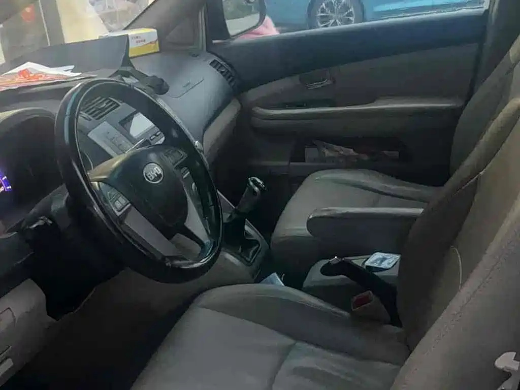 BYD S6 2013