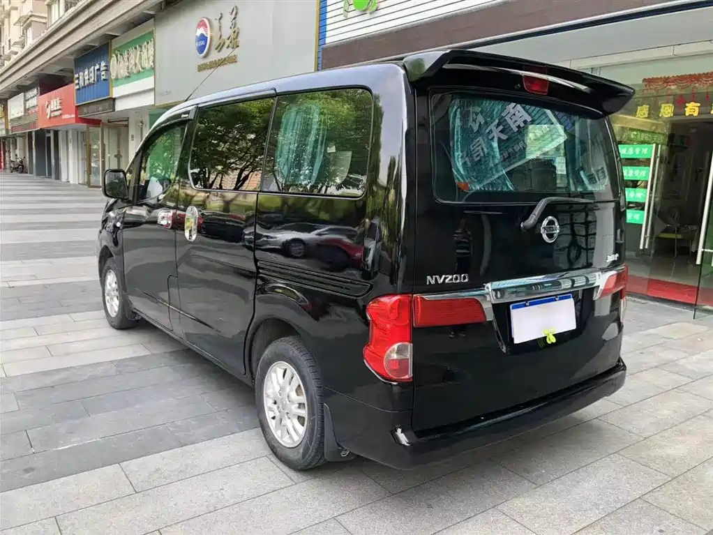 NISSAN NV200 2011
