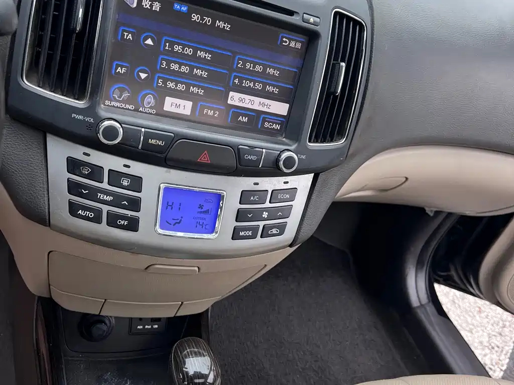 HYUNDAI CELESTA 2012