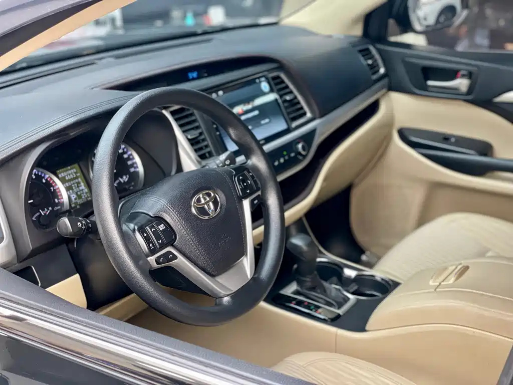 TOYOTA HIGHLANDER 2019