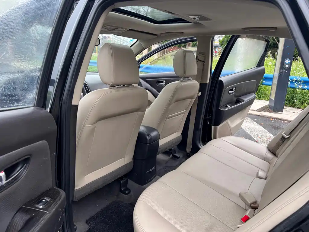 HYUNDAI CELESTA 2012