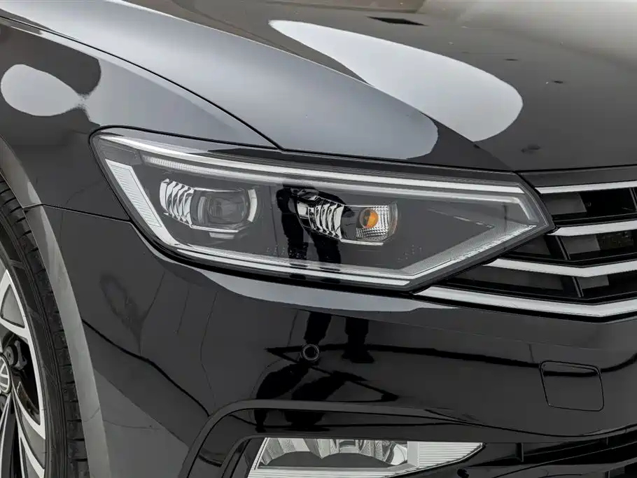 VOLKSWAGEN MAGOTAN 2021