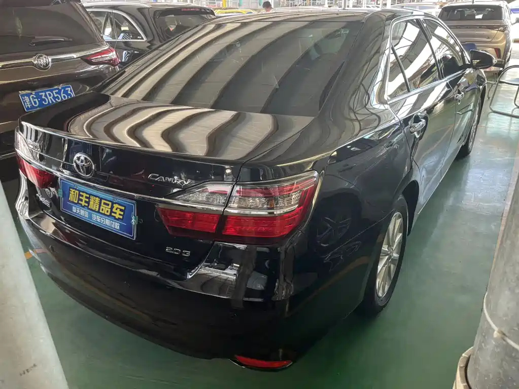 TOYOTA CAMRY 2017