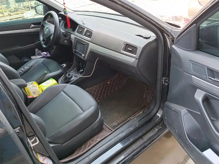 VOLKSWAGEN LAVIDA 2017
